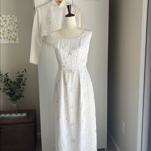 Exquisite Vintage Satin Ivory Wedding Dress Floral Embroidered w/ Jacket Small